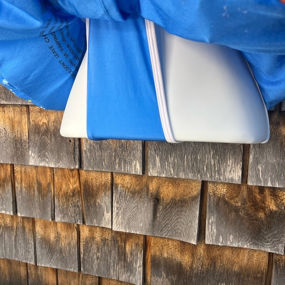 Girls' Baby Shark One-Piece Swimsuit with Flotation Skirt – Size 2T-3T (No Tag) - Picture 4 of 4